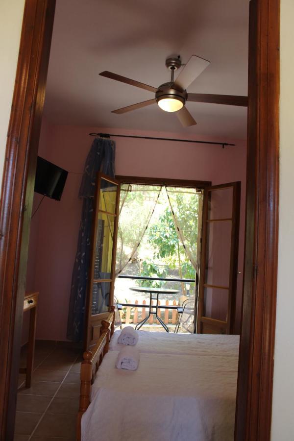 Marina 1990 Apartment อายีโอส เยออร์ยิโอส ปากอน ภายนอก รูปภาพ